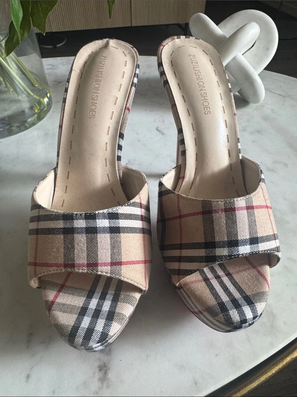 Burberry stylish beige